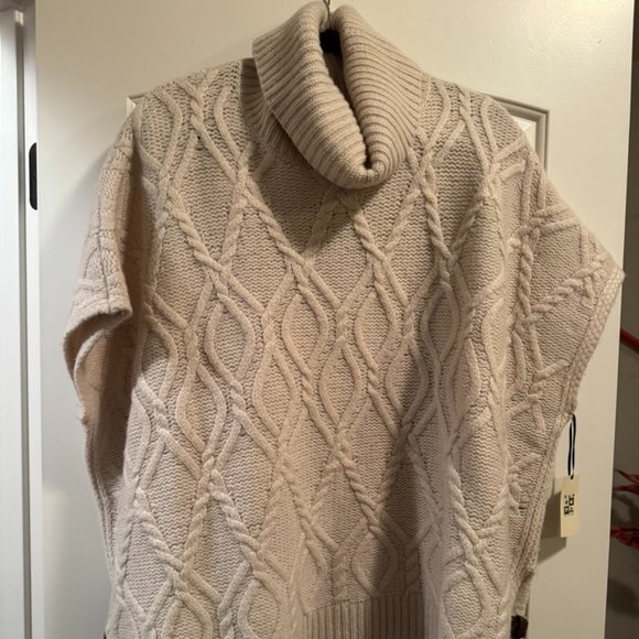 Cable Knit Sweater Cape - Picture 1 of 4